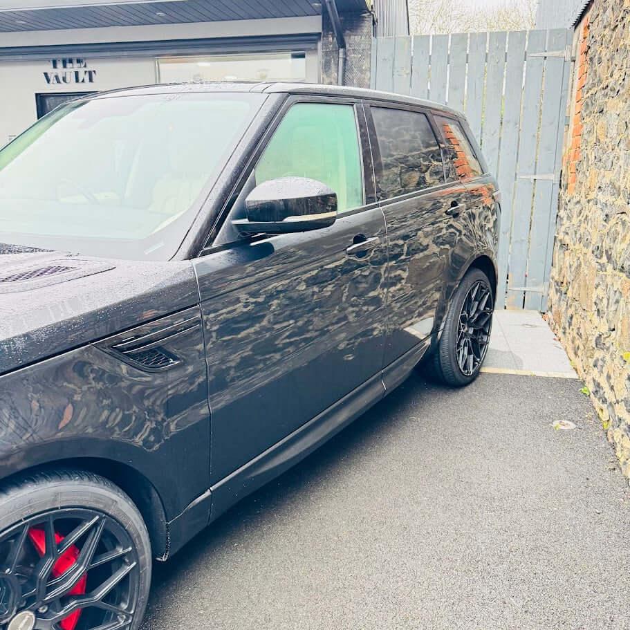 Wedding Cars NI and Belfast | Range Rover Luxury Wedding Car Hire